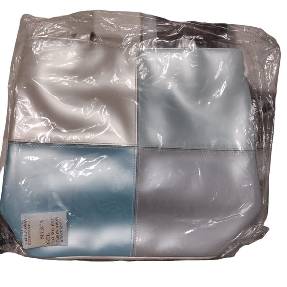 New Avon‎ Mid size Purse - Picture 2 of 4